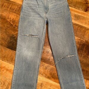 Abercrombie & Fitch Ultra High Rise 90s Straight Jean Size 27/4R
